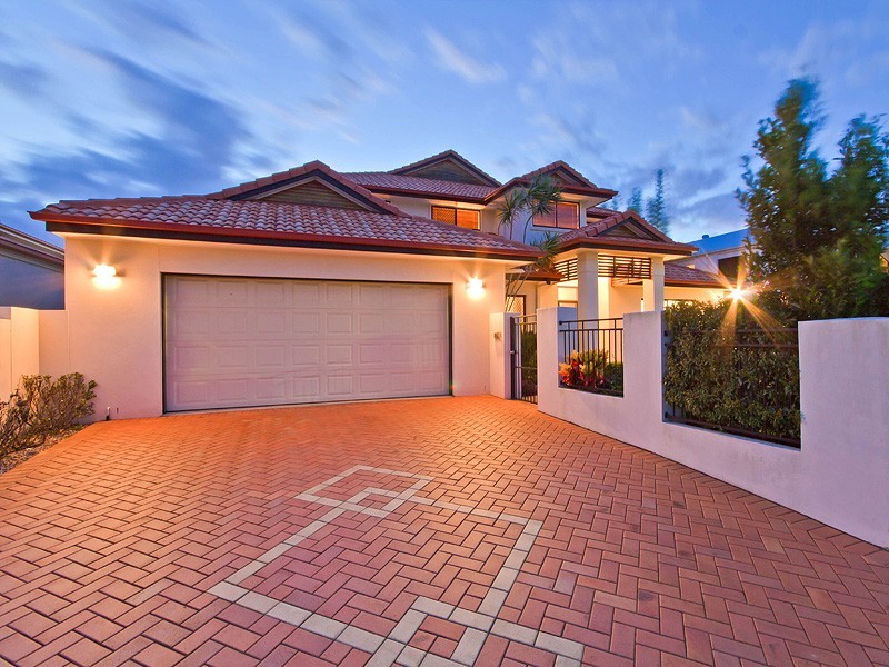 24 Helena Street, Wellington Point QLD 4160