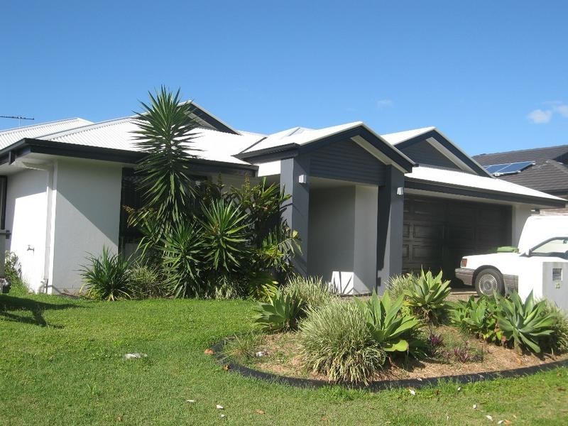 13 Foote Street, Redland Bay QLD 4165