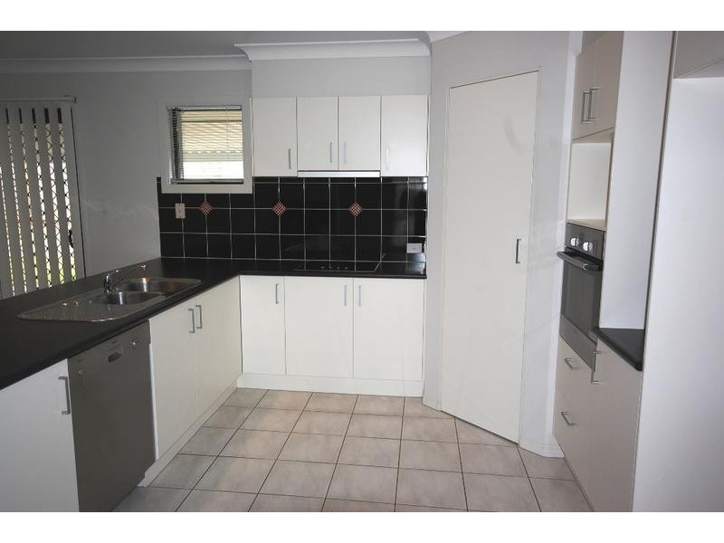 13 Foote Street, Redland Bay QLD 4165