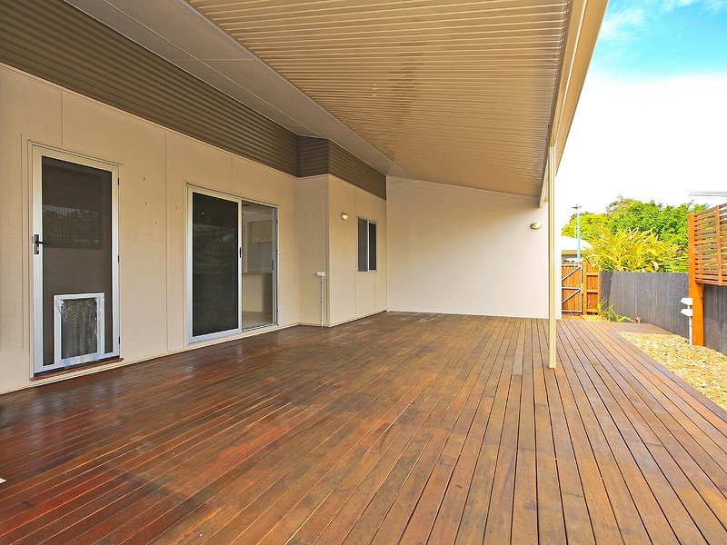 6 Syracuse Street, Redland Bay QLD 4165