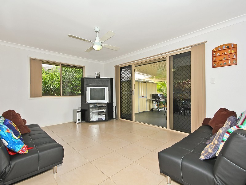 35 Sunningdale Drive, Redland Bay QLD 4165