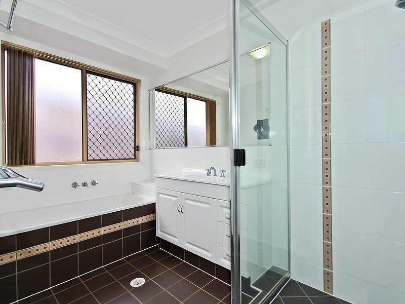 35 Sunningdale Drive, Redland Bay QLD 4165