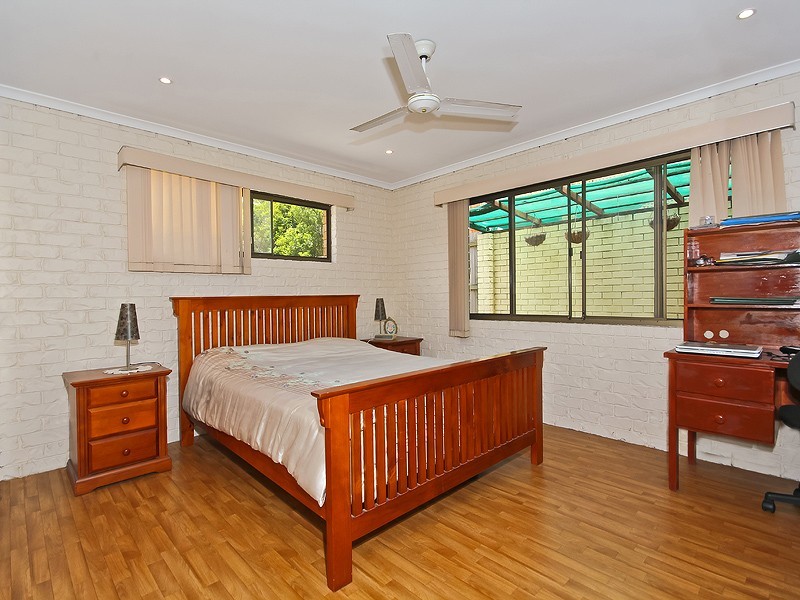 136 Passage Street, Cleveland QLD 4163