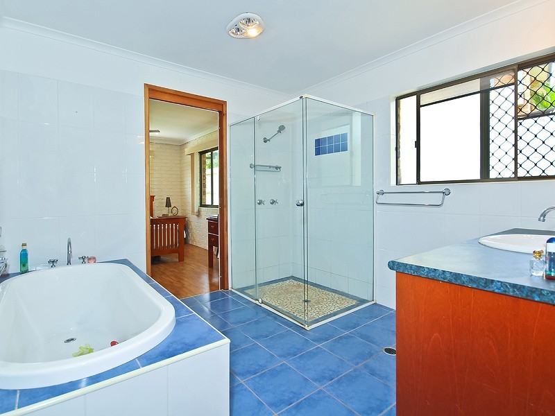 136 Passage Street, Cleveland QLD 4163