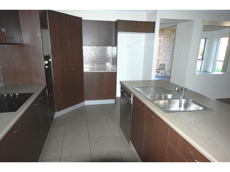 6 Turquoise Street, Redland Bay QLD 4165