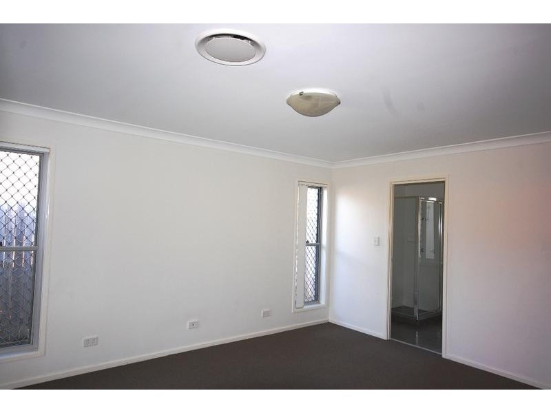 6 Turquoise Street, Redland Bay QLD 4165