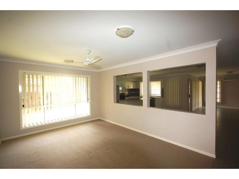 6 Mervyn Crescent, Redland Bay QLD 4165
