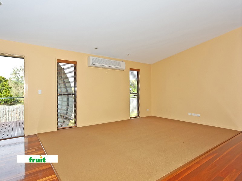 6a Charles Street, Birkdale QLD 4159