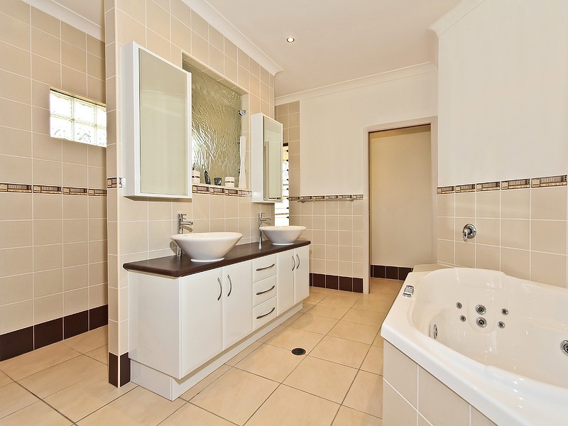 43 Plumer Street, Wellington Point QLD 4160