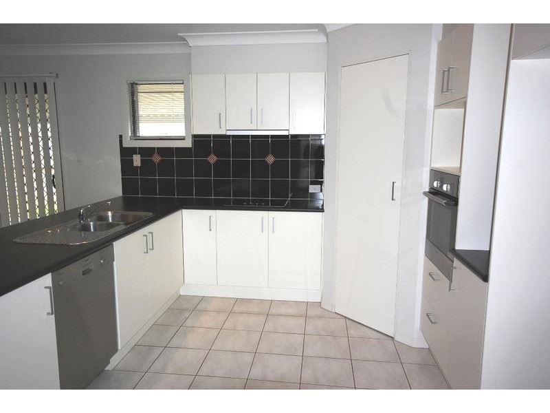 13 Foote Street, Redland Bay QLD 4165
