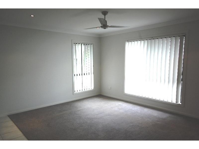 13 Foote Street, Redland Bay QLD 4165