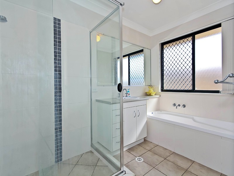 5 Bryce Place, Birkdale QLD 4159