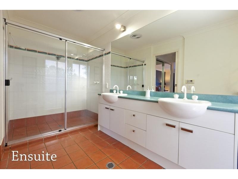 15 Malcomia Street, Redland Bay QLD 4165