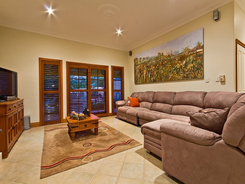 6 Honeyeater Court, Thornlands QLD 4164