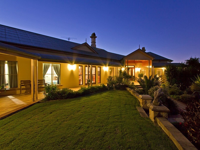 6 Honeyeater Court, Thornlands QLD 4164