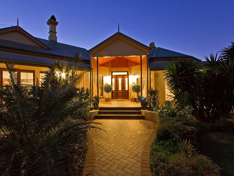 6 Honeyeater Court, Thornlands QLD 4164