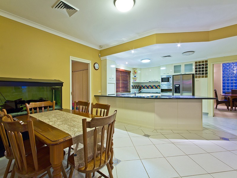 10 Kinsail Court, Raby Bay QLD 4163