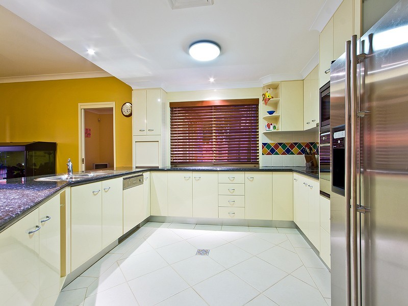 10 Kinsail Court, Raby Bay QLD 4163