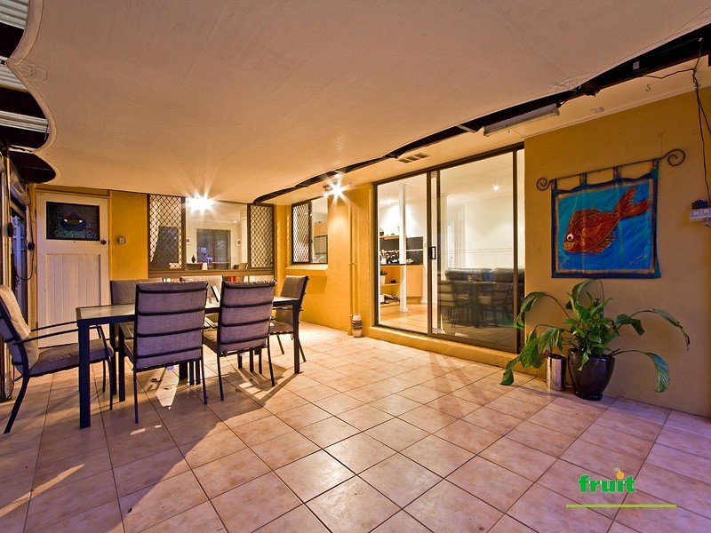 7 St Helena Court, Cleveland QLD 4163