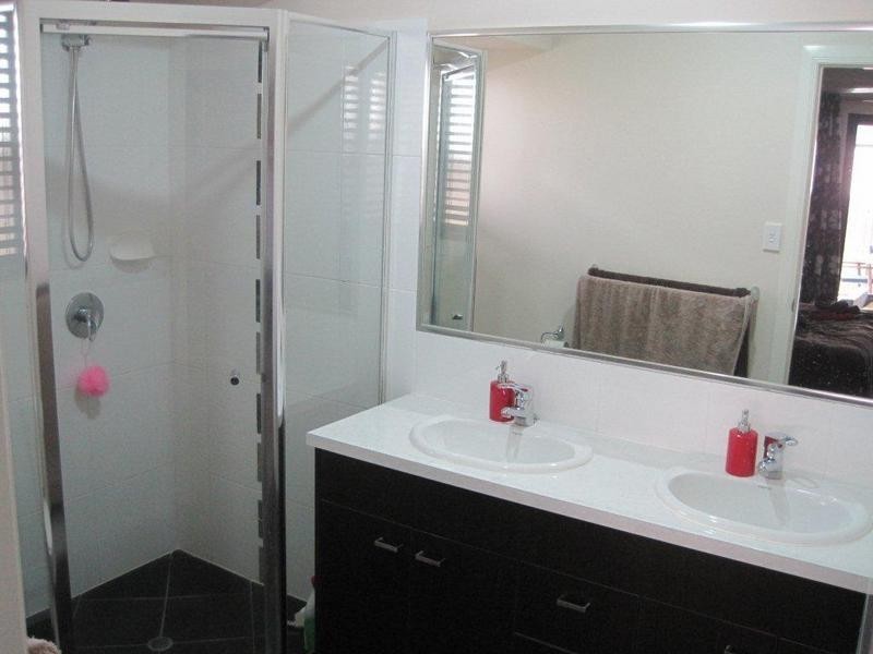 2 Foote Street, Redland Bay QLD 4165