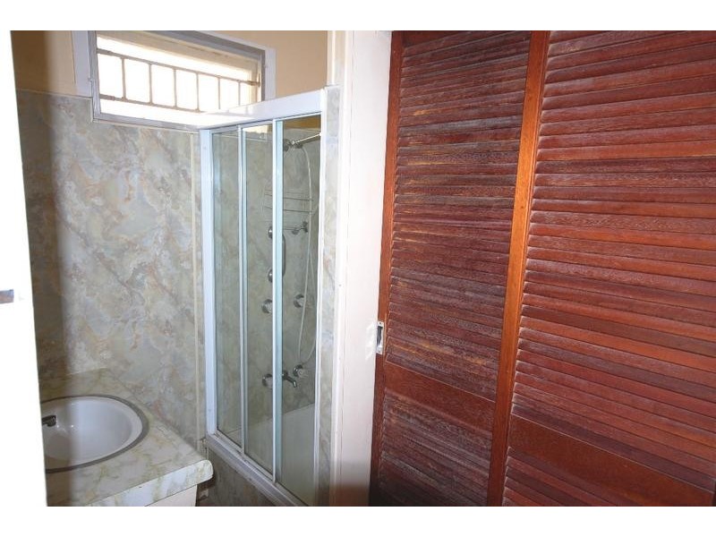 19 Waverley Road, Camp Hill QLD 4152