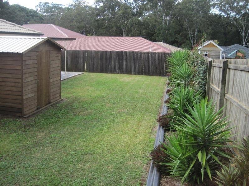 2 Foote Street, Redland Bay QLD 4165