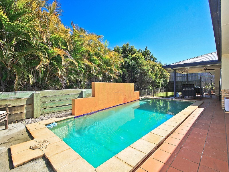 27 Snipe Street, Redland Bay QLD 4165