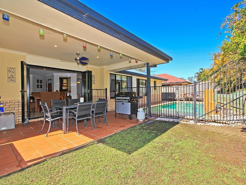 27 Snipe Street, Redland Bay QLD 4165