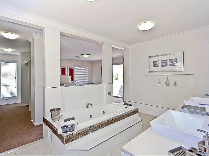 Birkdale QLD 4159