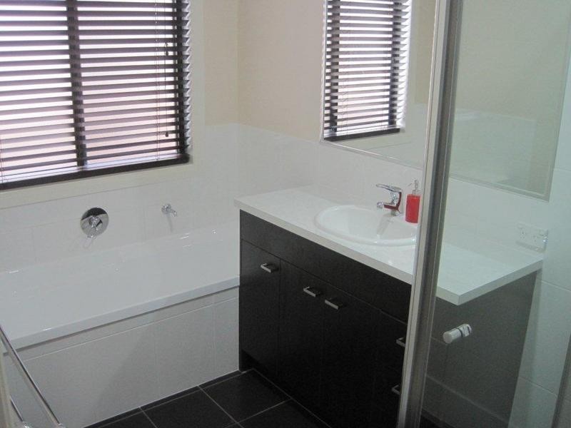 2 Foote Street, Redland Bay QLD 4165