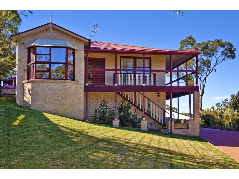 15 Bellevue Lane, Fennell Bay NSW 2283