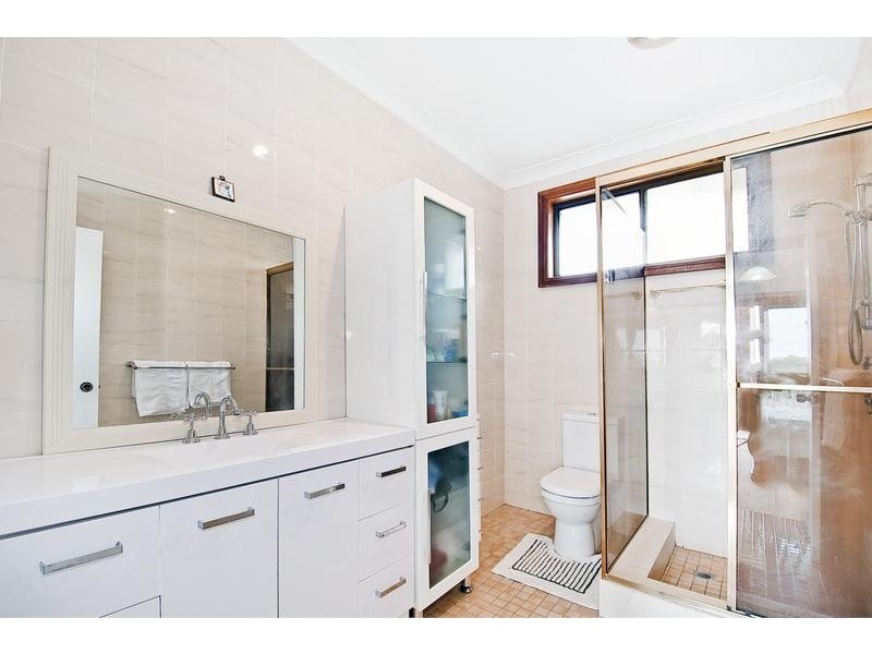 43 Alkrington Avenue, Fishing Point NSW 2283
