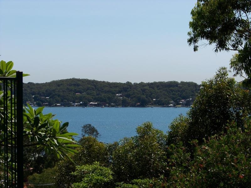 152 Fishing Point Road, Fishing Point NSW 2283