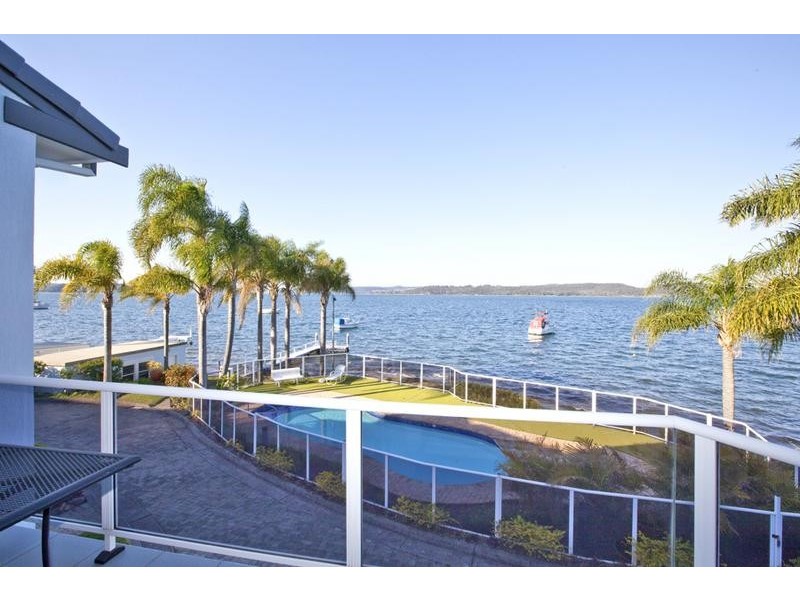 18/21 Excelsior Parade, Carey Bay NSW 2283