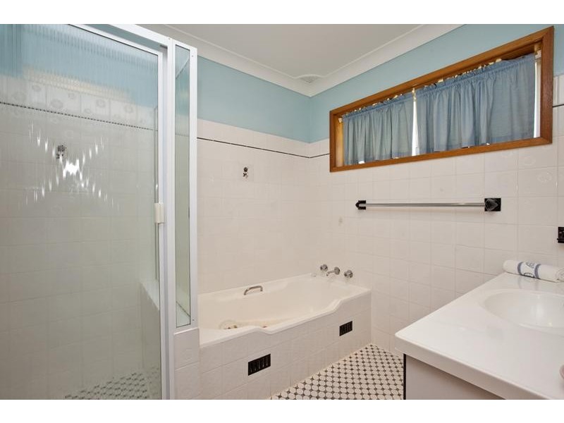 190 Excelsior Parade, Toronto NSW 2283