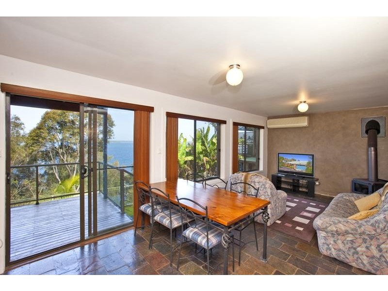 90 Beach Road, Wangi Wangi NSW 2267