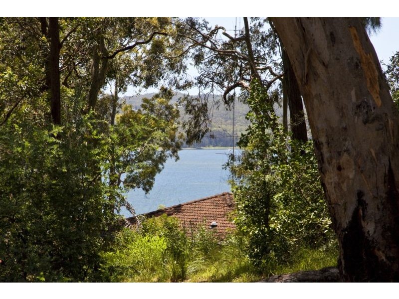 26 Coal Point Road, Coal Point NSW 2283