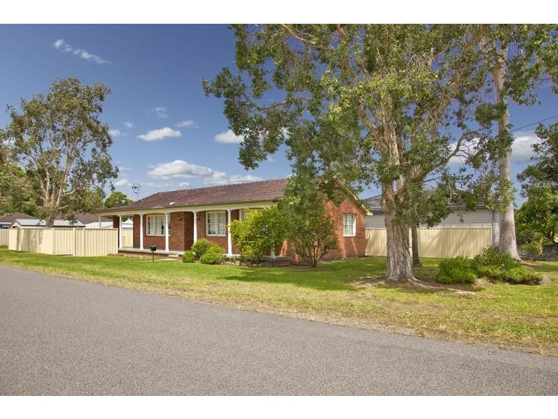 16 Hillcrest Avenue, Rathmines NSW 2283