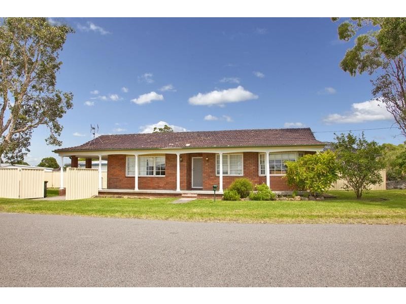 16 Hillcrest Avenue, Rathmines NSW 2283