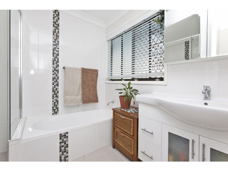 24 Haslemere Crescent, Buttaba NSW 2283