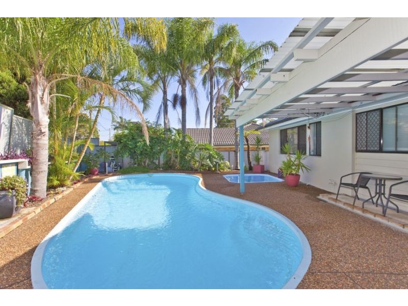 24 Haslemere Crescent, Buttaba NSW 2283