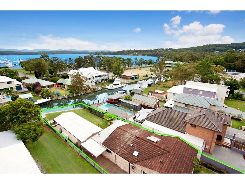 7 St Johns Drive, Croudace Bay NSW 2280