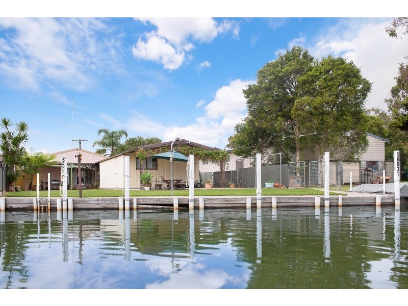 7 St Johns Drive, Croudace Bay NSW 2280