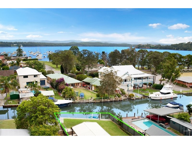 7 St Johns Drive, Croudace Bay NSW 2280