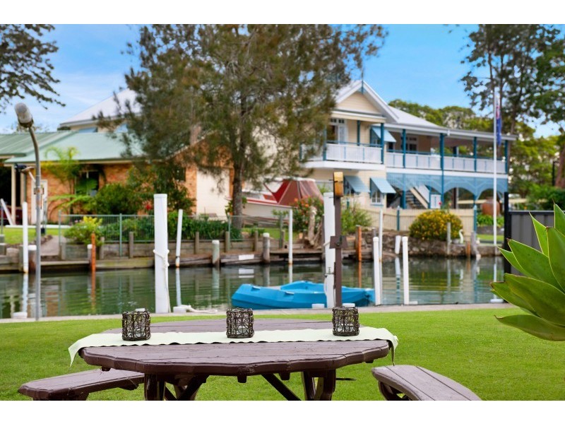 7 St Johns Drive, Croudace Bay NSW 2280