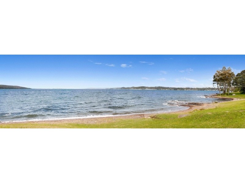 16 Wattle Street, Bolton Point NSW 2283