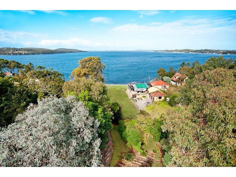 16 Wattle Street, Bolton Point NSW 2283