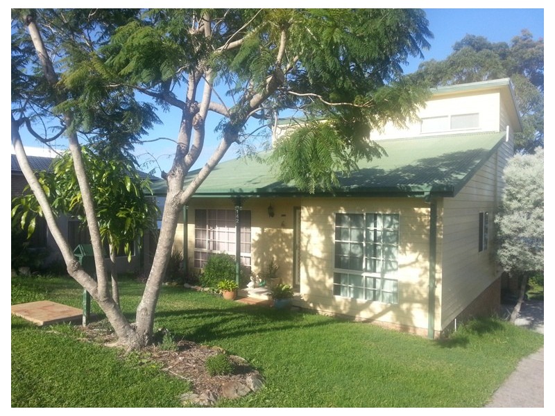 142 Sealand Road, Fishing Point NSW 2283