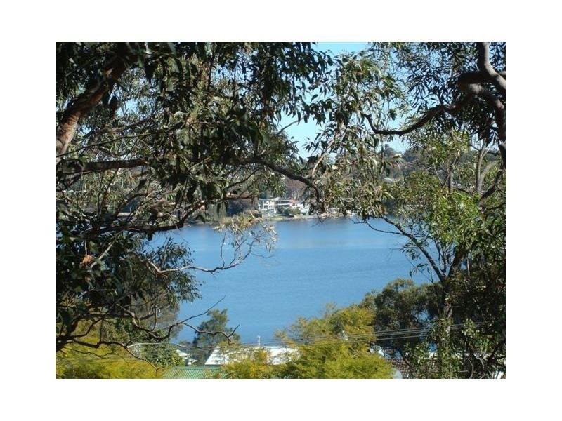 79 Alkrington Avenue, Fishing Point NSW 2283