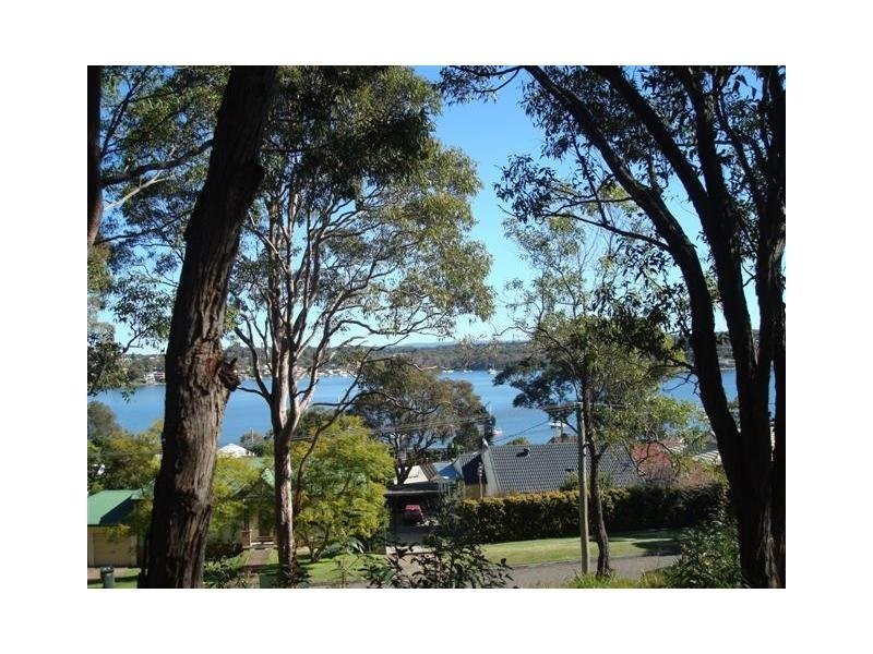 79 Alkrington Avenue, Fishing Point NSW 2283